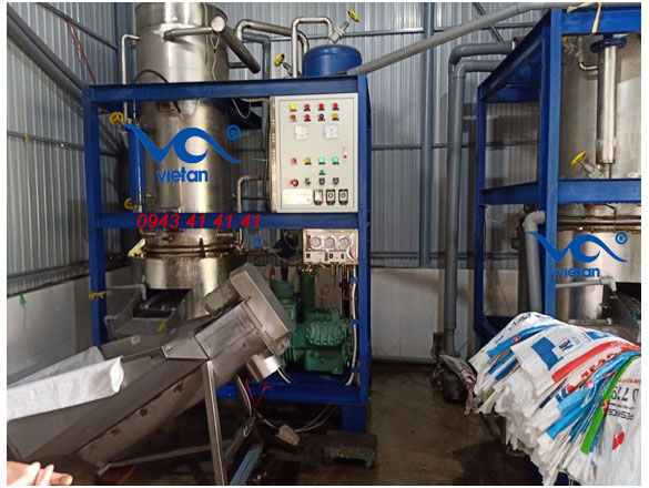 Phát triển kinh tế với máy làm đá viên công nghiệp Việt An